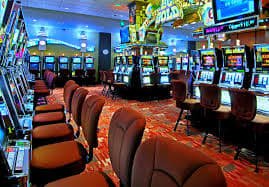 Meja Live Blackjack dengan dealer profesional di kembang toto